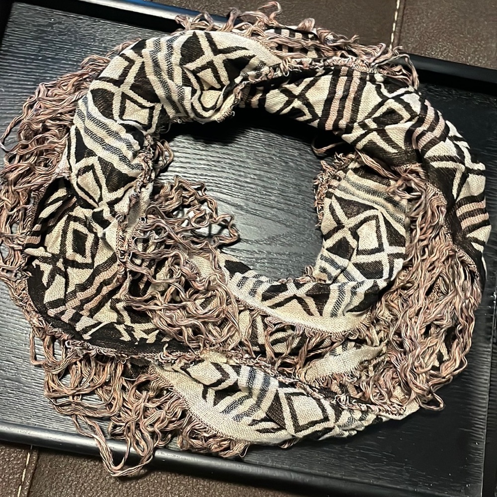 maurices infinity scarf❣️